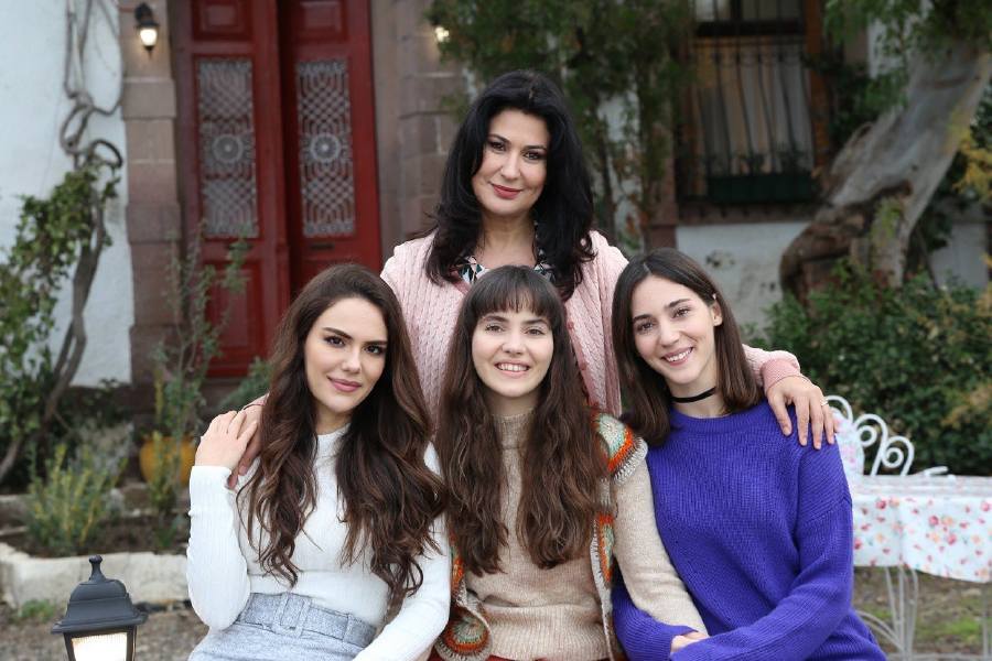герои сериала "Три сестры"