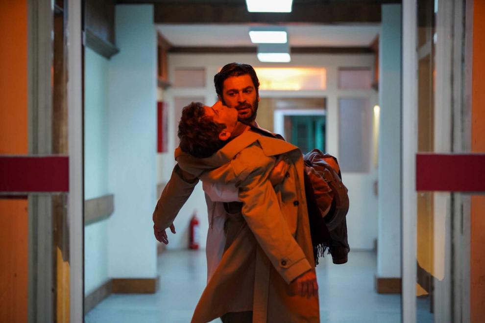 кадр из сериала "Городской доктор"