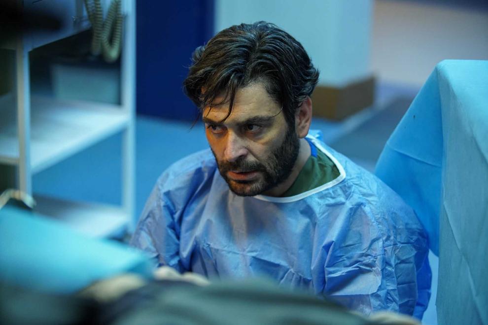 кадр из сериала "Городской доктор"