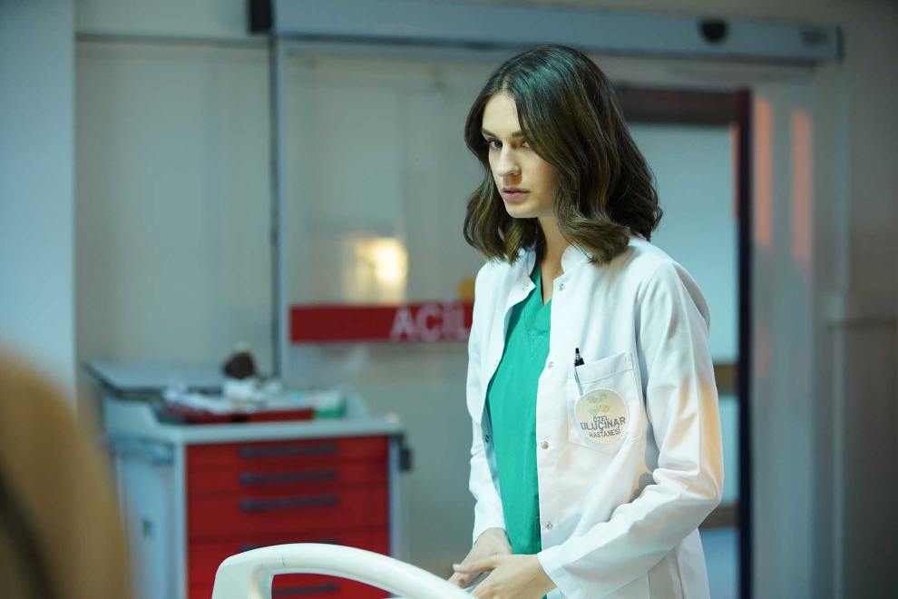 кадр из сериала "Городской доктор"