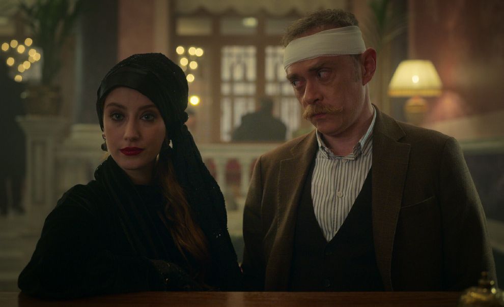 кадр из сериала "Полночь в отеле Пера Палас"