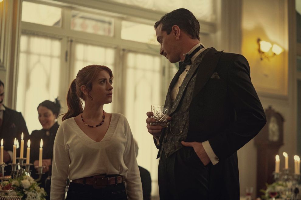 кадр из сериала "Полночь в отеле Пера Палас"