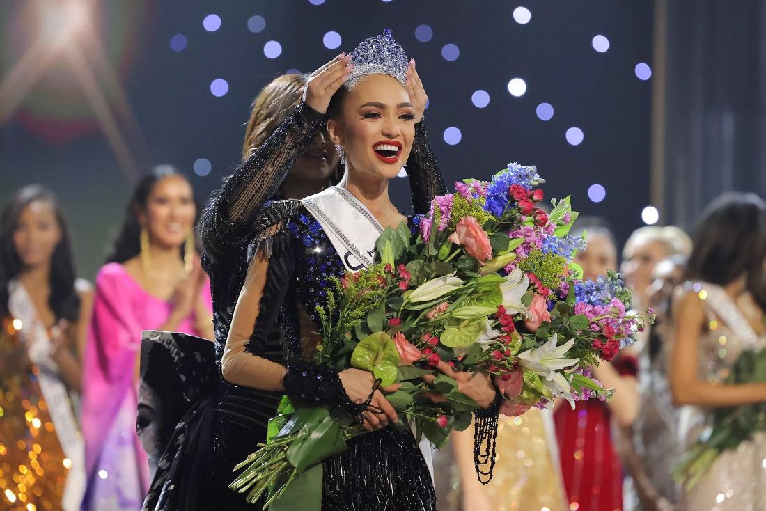 победительница конкурса "Мисс Вселенная"  Р’Бонни Габриэль