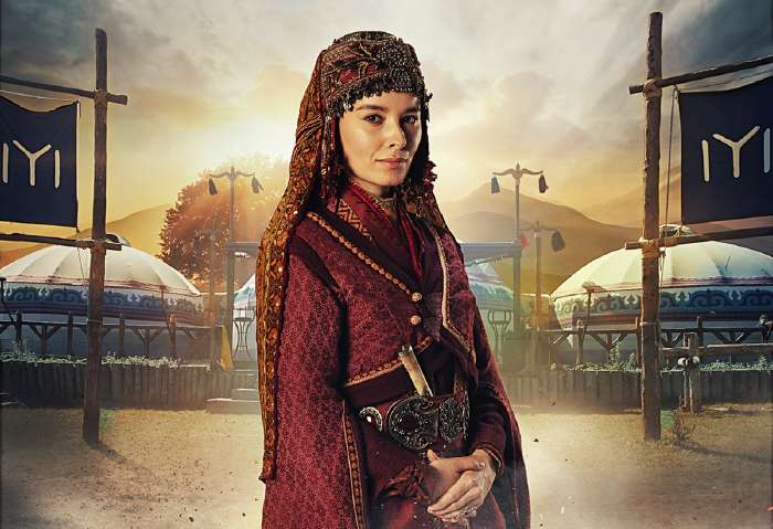 Ачелия Озджан в сериале "Основание Осман"